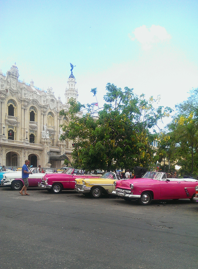 Cuba in pink // Colourful travel pictures via noglitternoglory.com