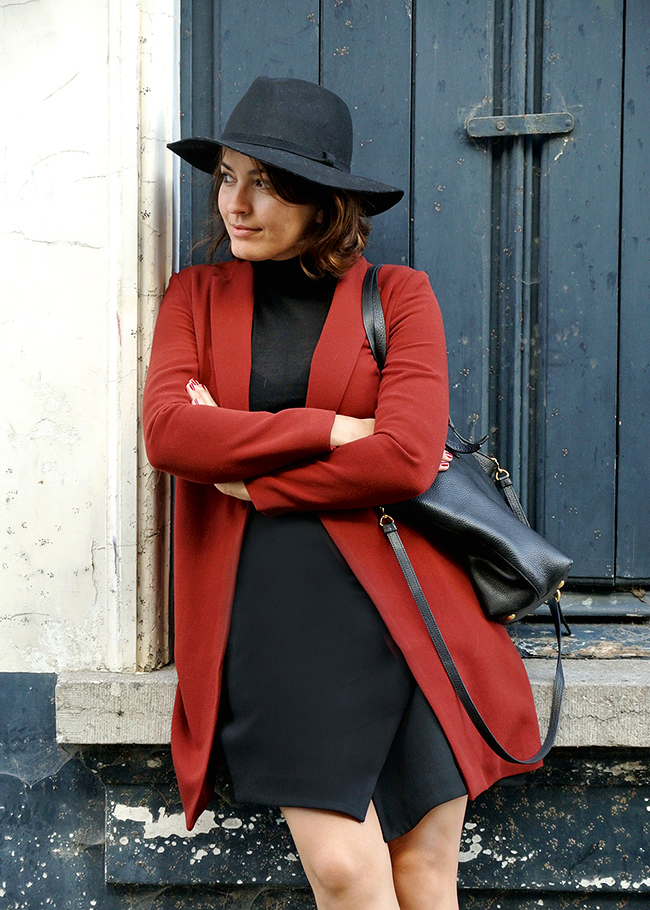 Burgundy red blazer and all black via noglitternoglory.com