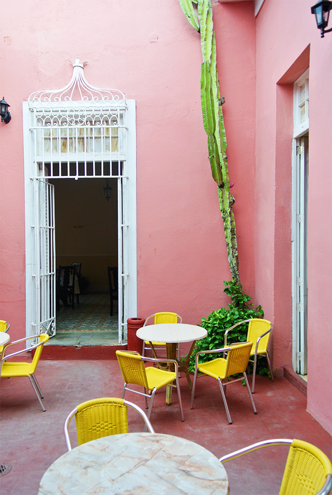 Cuba in pink // Colourful travel pictures via noglitternoglory.com