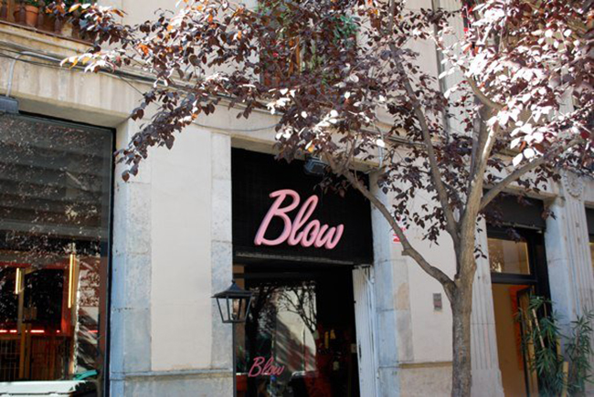 Barcelona in Pink - Visual travel diary via noglitternoglory.com