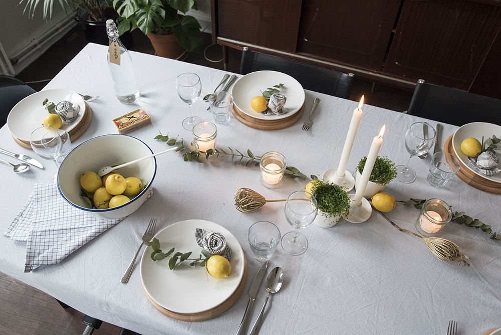 A Fresh Spring Tablescape with lemons // No Glitter No Glory // #dillekamille