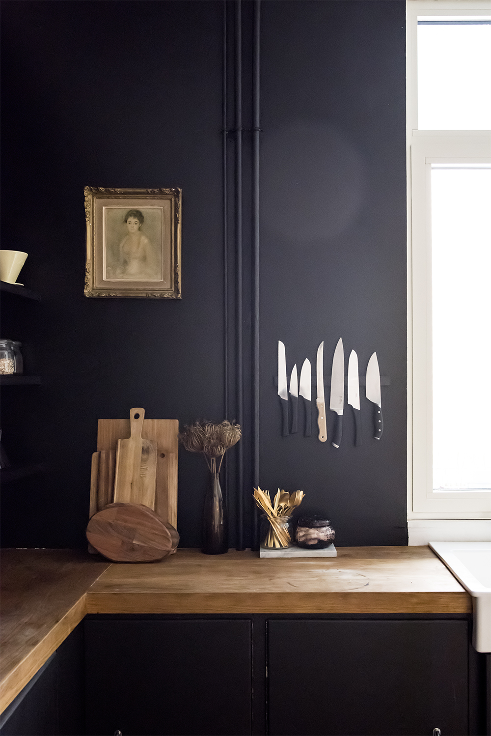 Home Renovation: Black Walls in the Kitchen / No Glitter No Glory / Pitch Black -Farrow & Ball